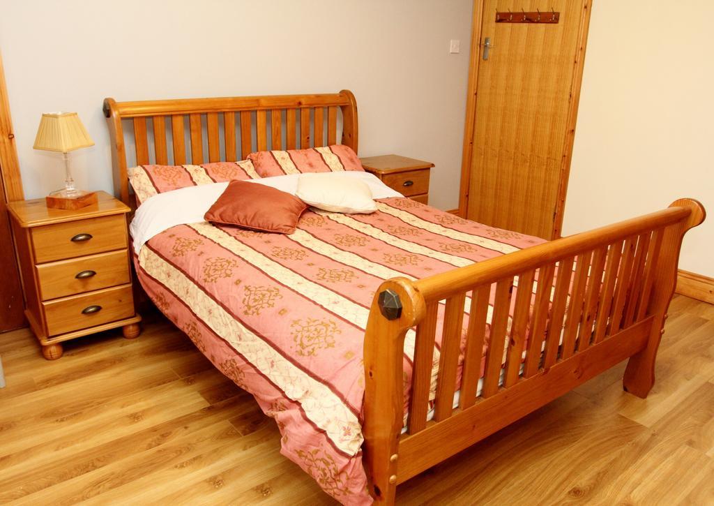 Clare'S Rock Self-Catering Accommodation Carron Esterno foto